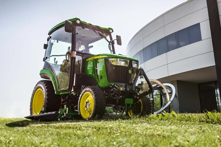 John Deere 2038R