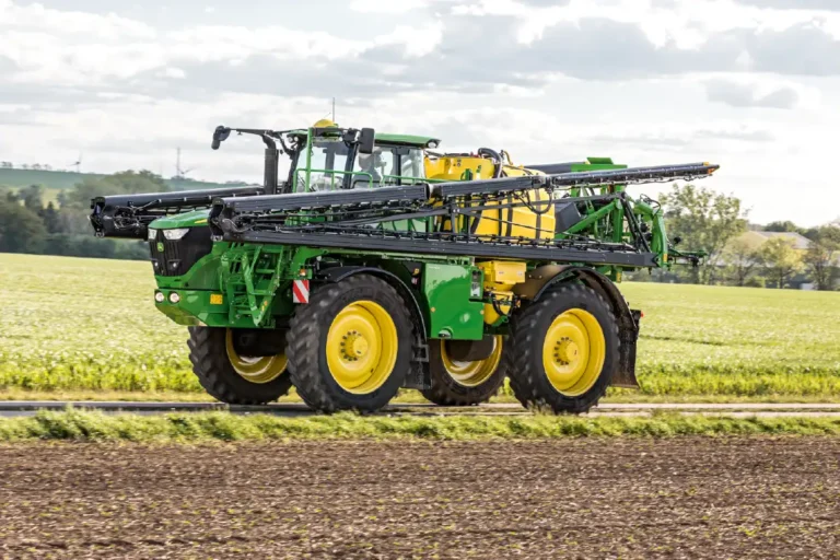 John Deere R41 z opryskiwaczem 50i