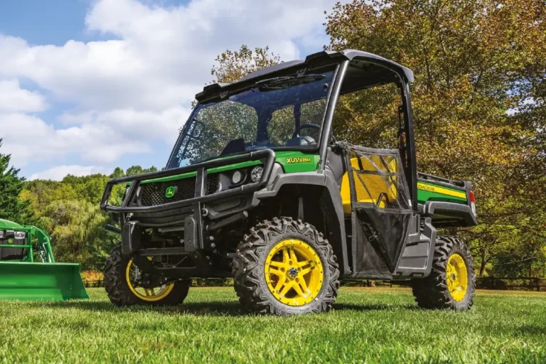 John Deere Gator™ XUV835M