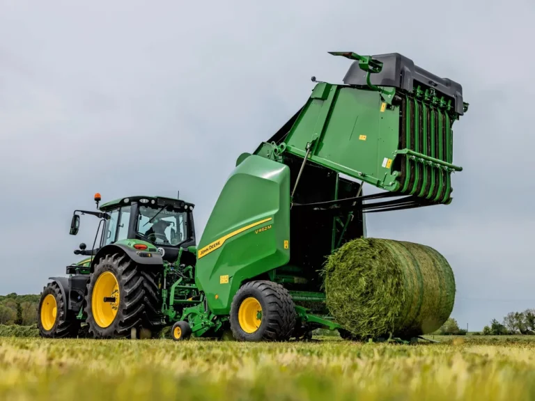 John Deere V462M