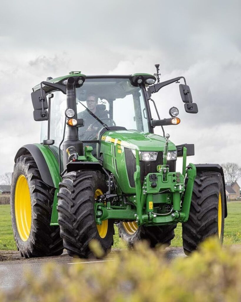 John Deere 5120M