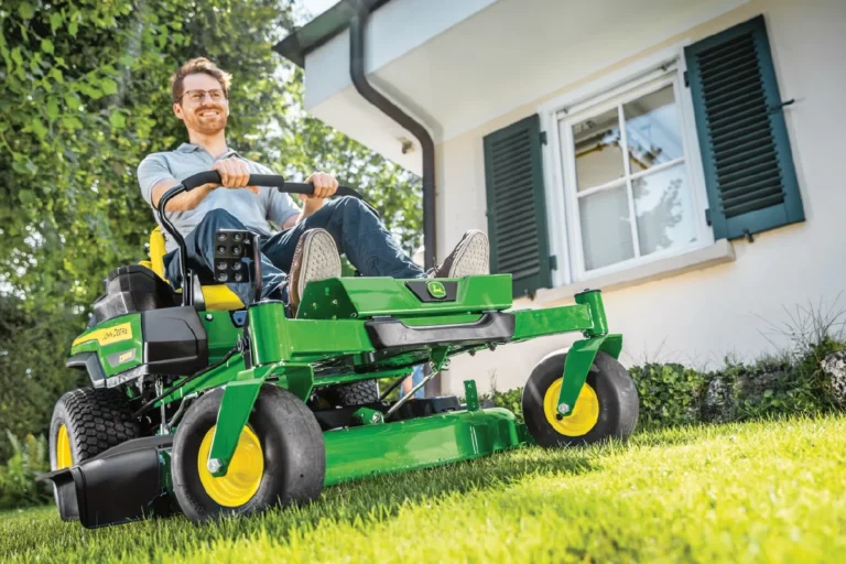 John Deere ZTrak Z320M