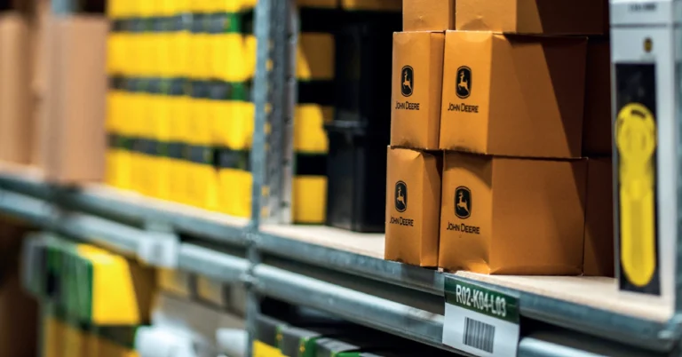 Zamawianie części John Deere - jak wybrać tryb dostawy?